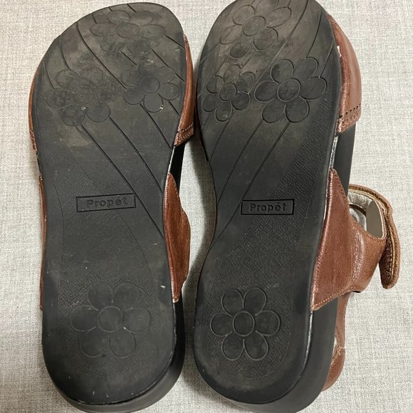 Propet Men's Sandal Size 12 with removable footbed - Picture 5 of 8